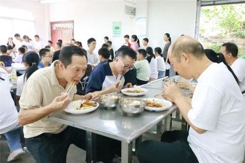 宜兴高中老师吃瓜,揭秘校园生活趣闻